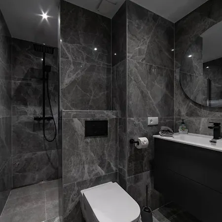 Apartment Frontline Sea Views - Pool - Center *