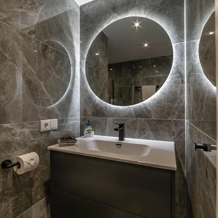 Frontline Sea Views - Pool - Center *