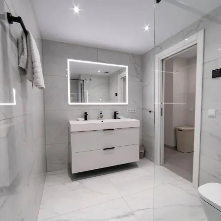 Frontline Sea Views - Pool - Center Apartamento *