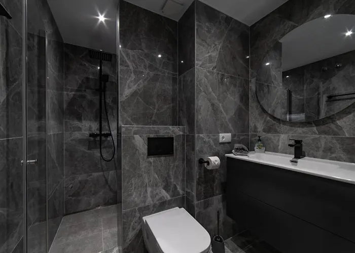 Apartmán Frontline Sea Views - Pool - Center *