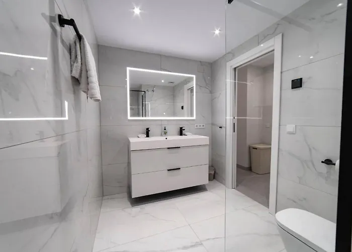Frontline Sea Views - Pool - Center Apartmán *
