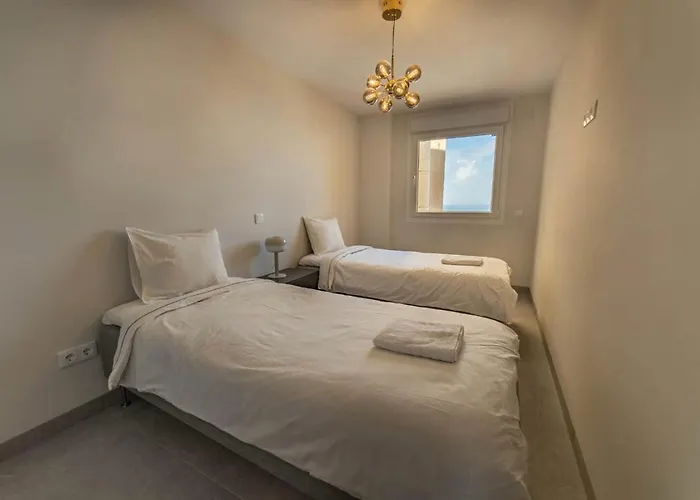 Frontline Sea Views - Pool - Center Apartmán
